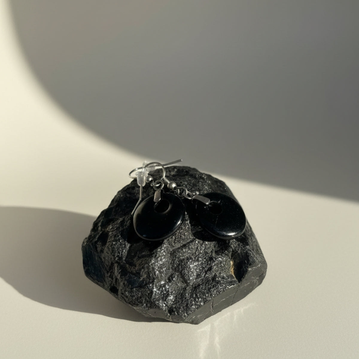 Aros Obsidiana Negra En Acero Inoxidable Protección