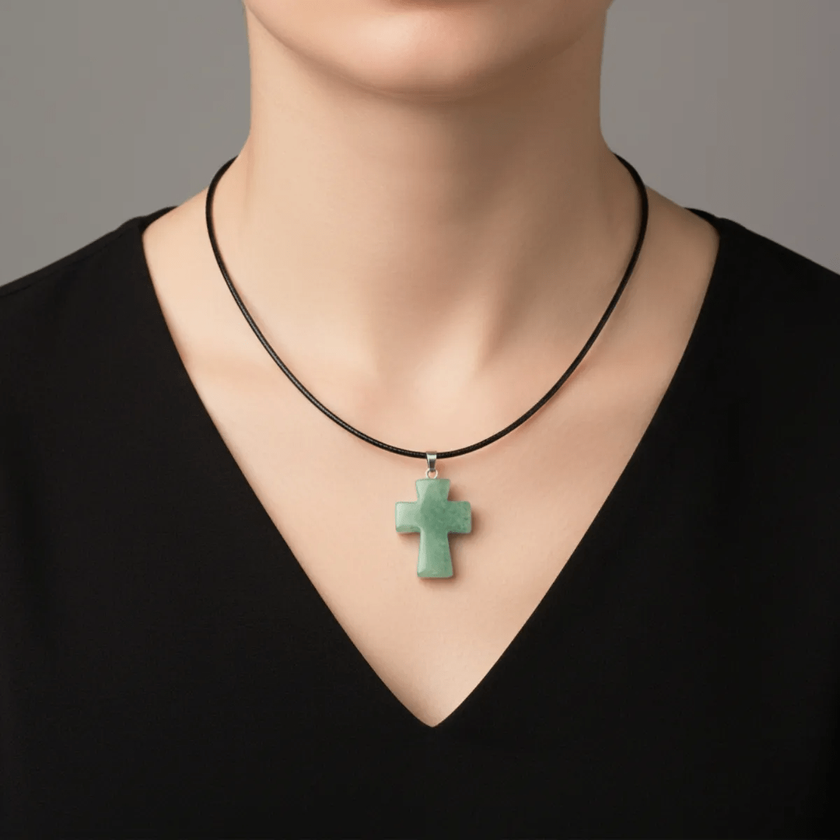 Collar Cruz de Aventurina Verde Natural para Salud y Bienestar