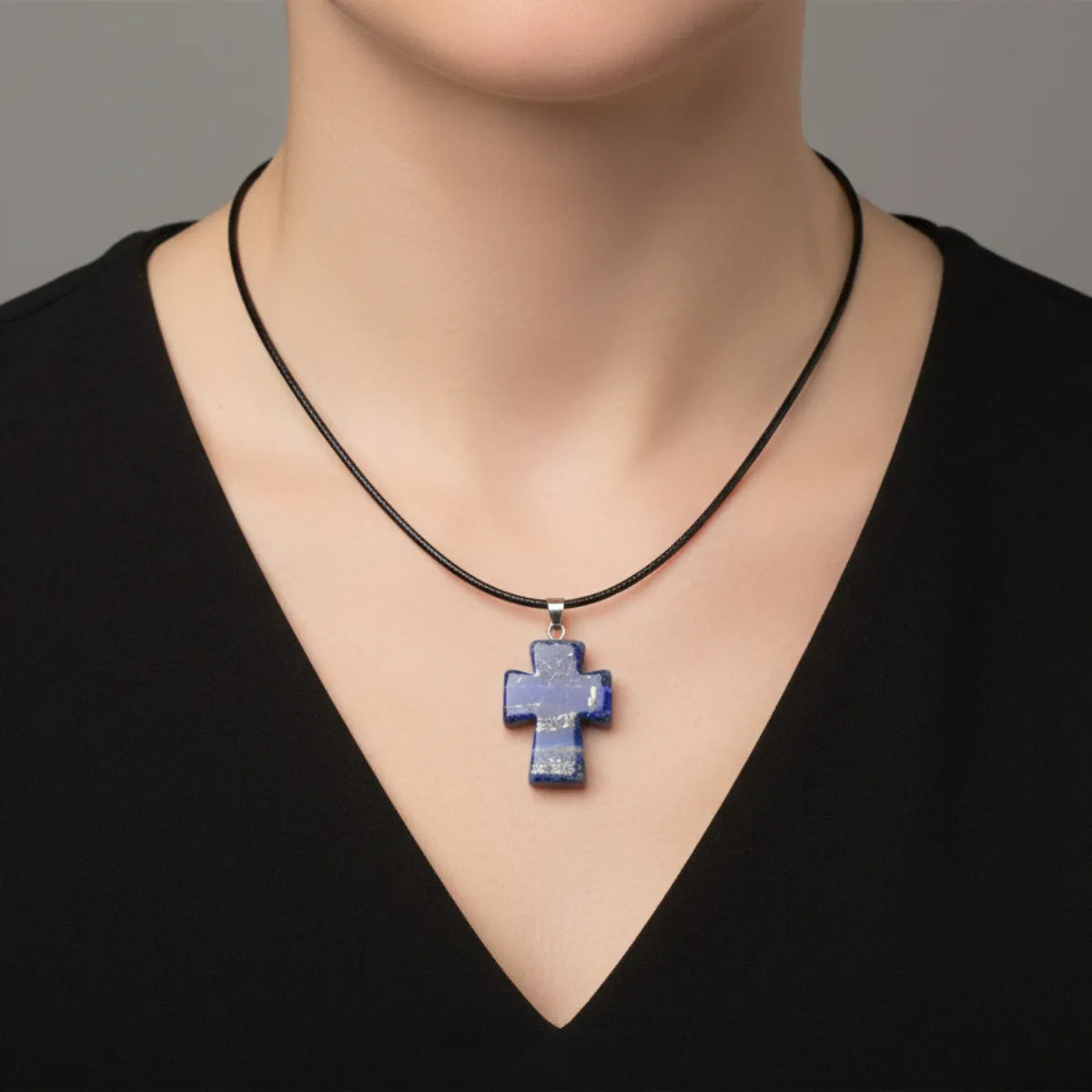 Collar Cruz de Lapislázuli Natural para Sabiduría y Protección