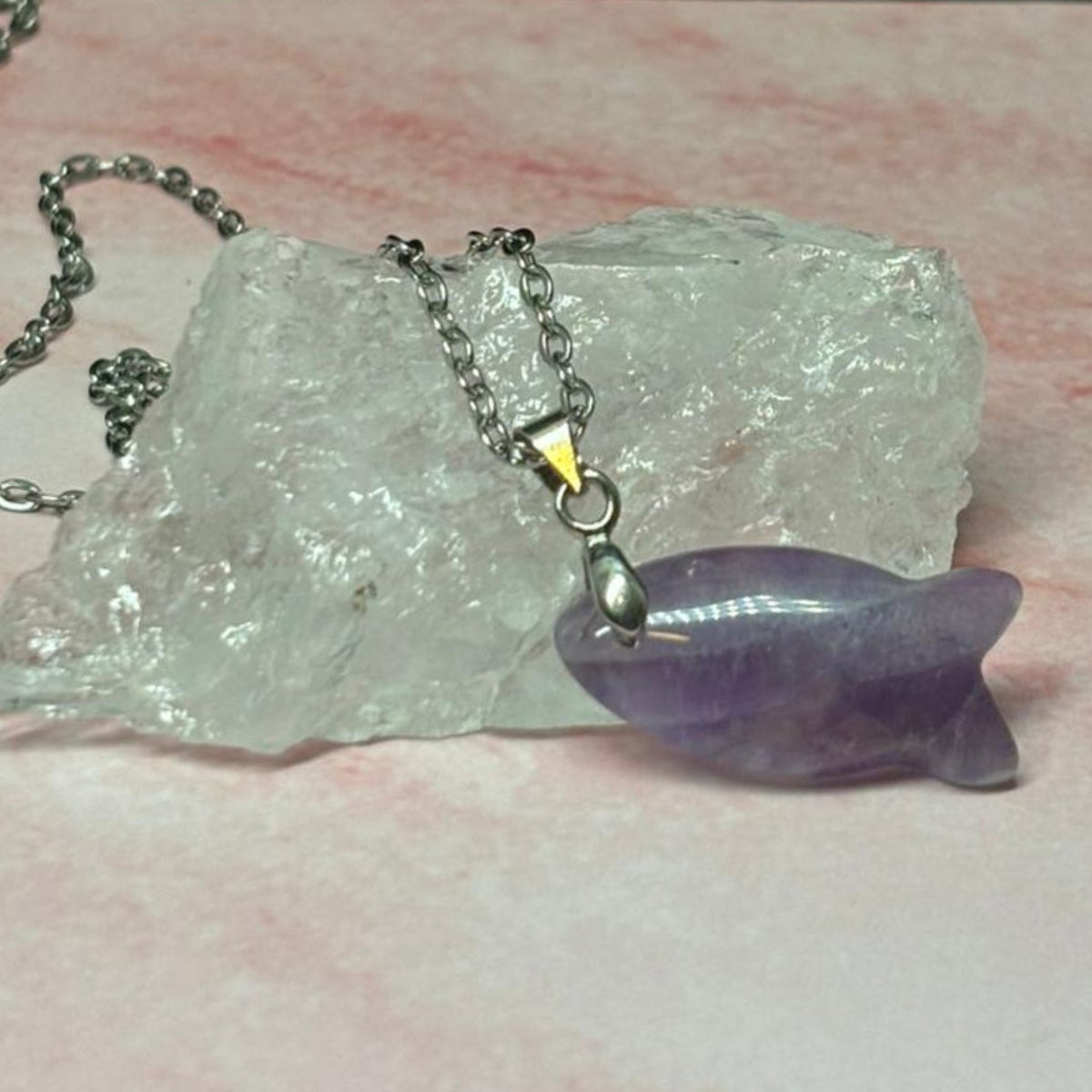 Collar Pez De Amatista Piedra Natural Con Acero Inoxidable