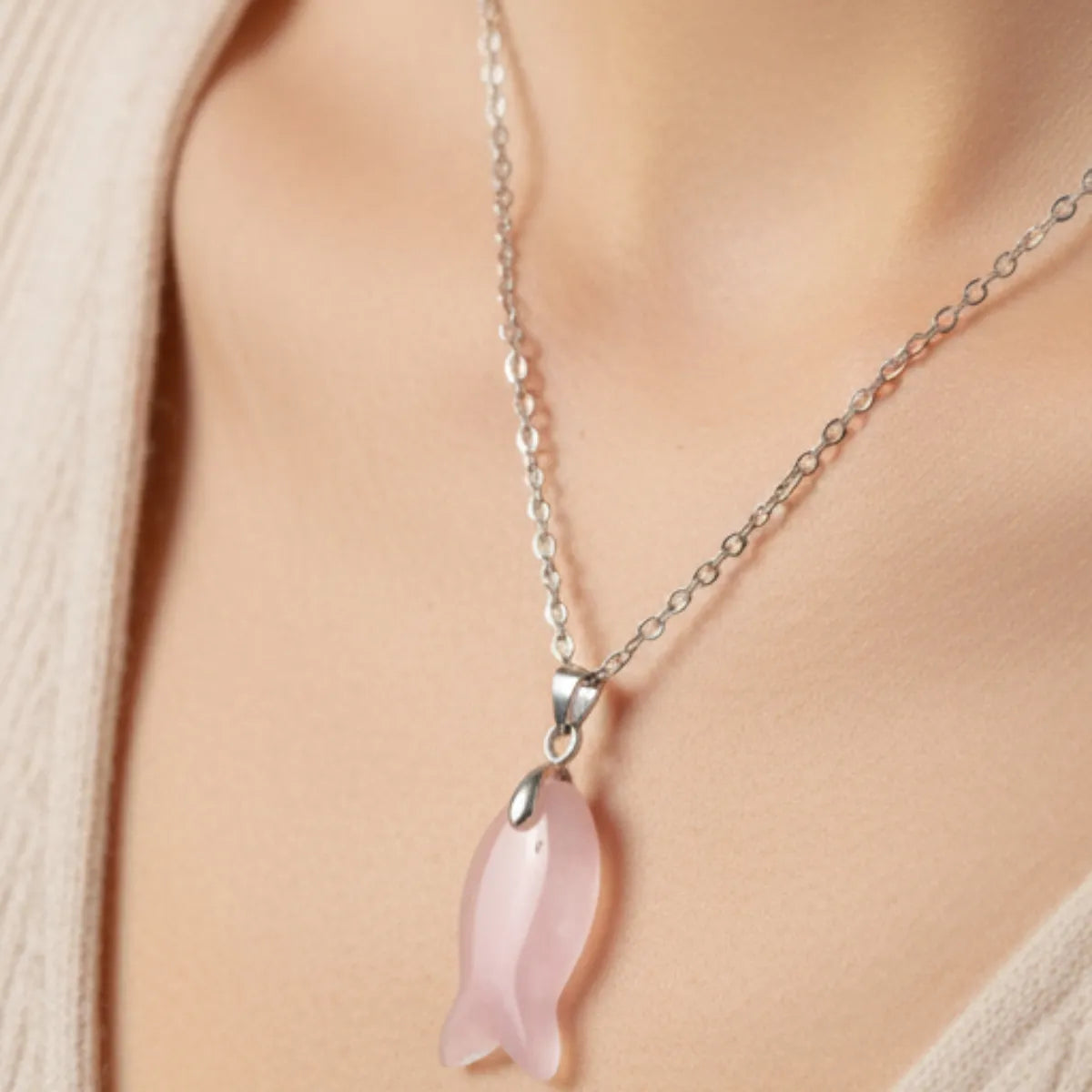 Collar Pez De Cuarzo Rosa Piedra Natural Y Acero Inoxidable