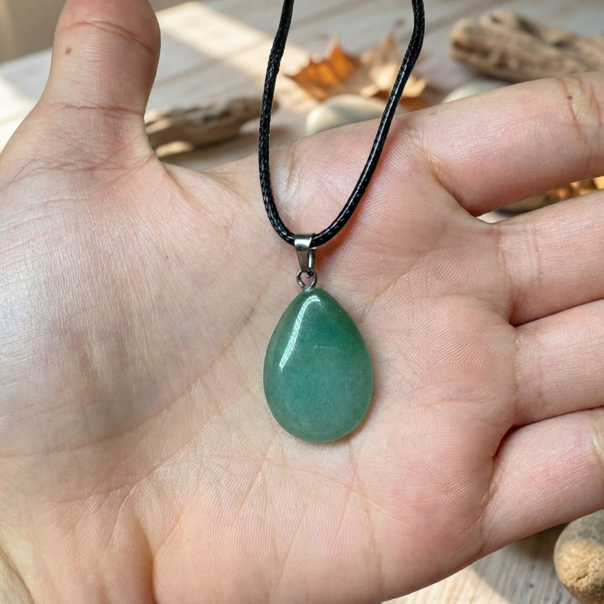 Collar de Jade Verde Cuero PU