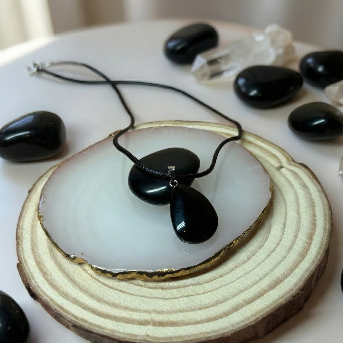 Collar de Ónix Gota – Protección y Fuerza