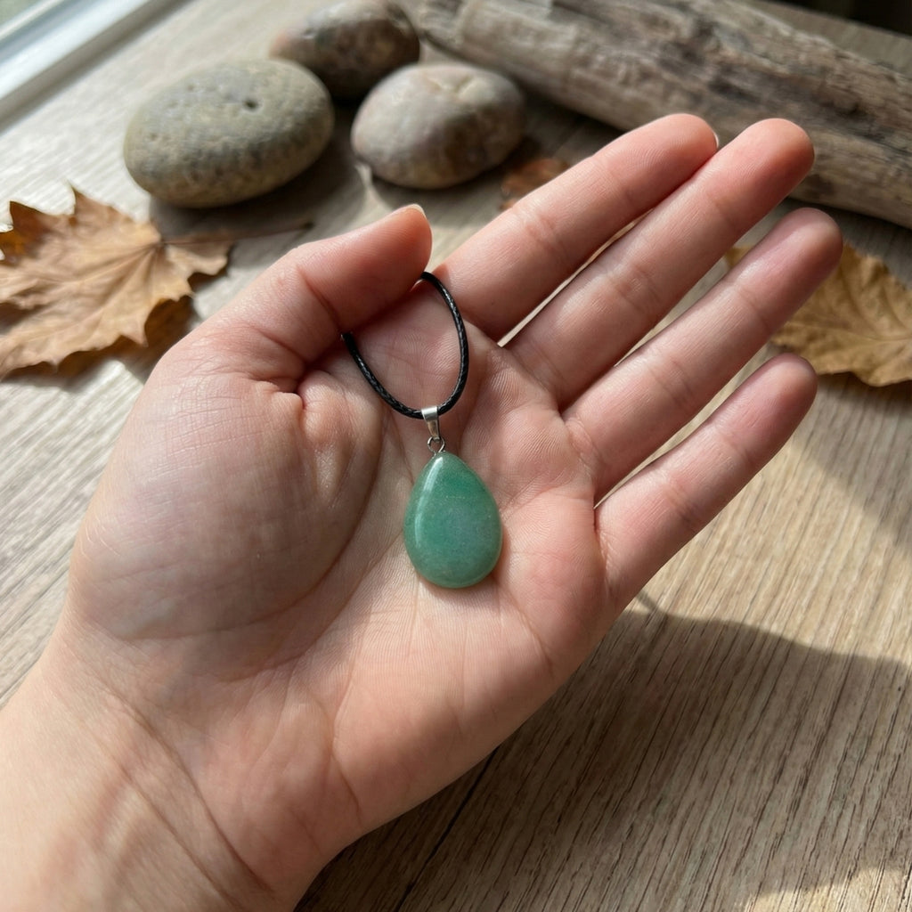 Collar de Jade Verde Cuero PU