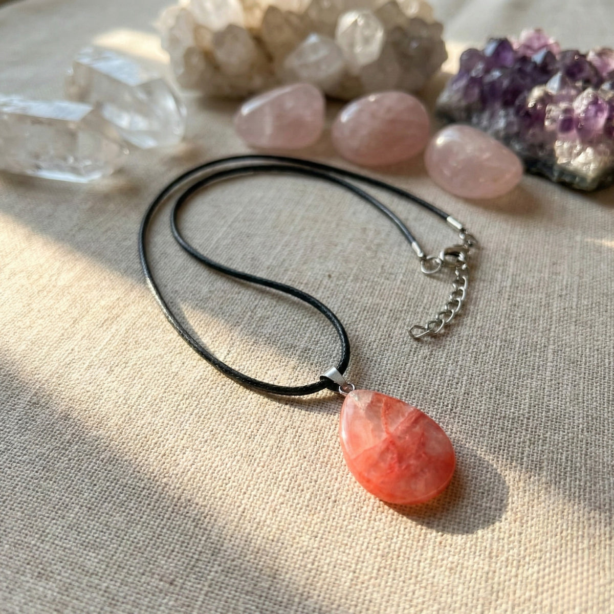 Collar de Cuarzo Cherry Gota – Energía y Amor