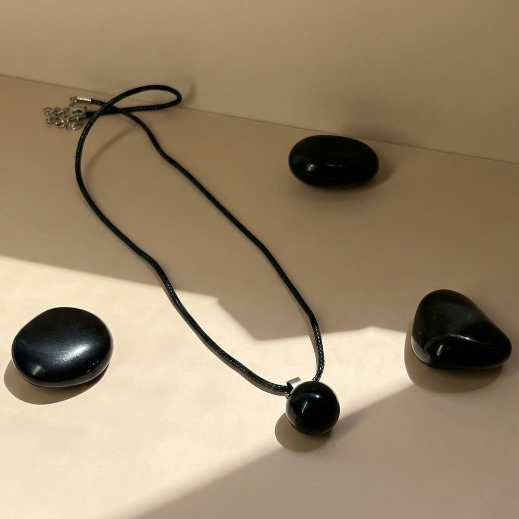Collar de Ónix Cuero PU – Protección y Fuerza