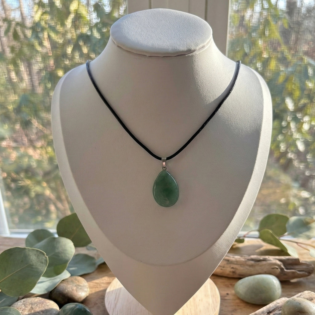 Collar de Jade Verde Cuero PU