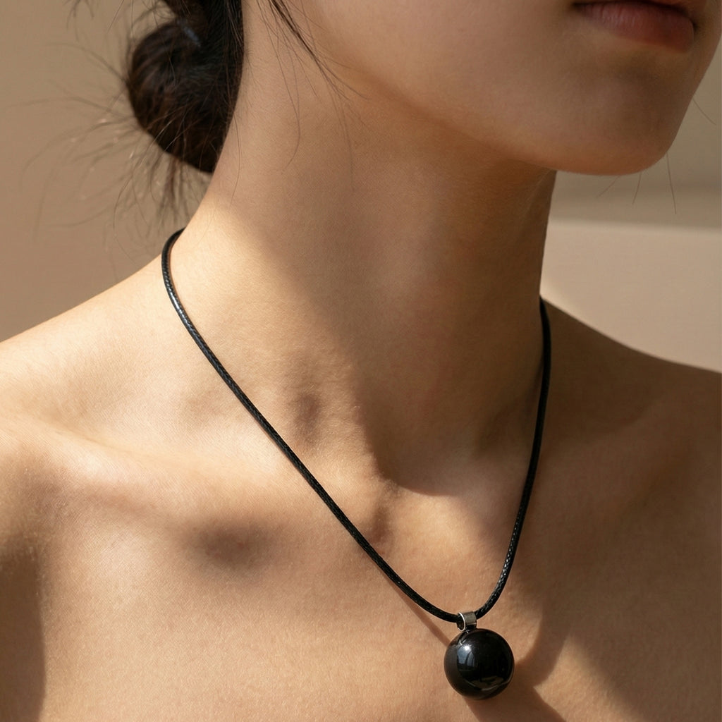 Collar de Ónix Cuero PU – Protección y Fuerza