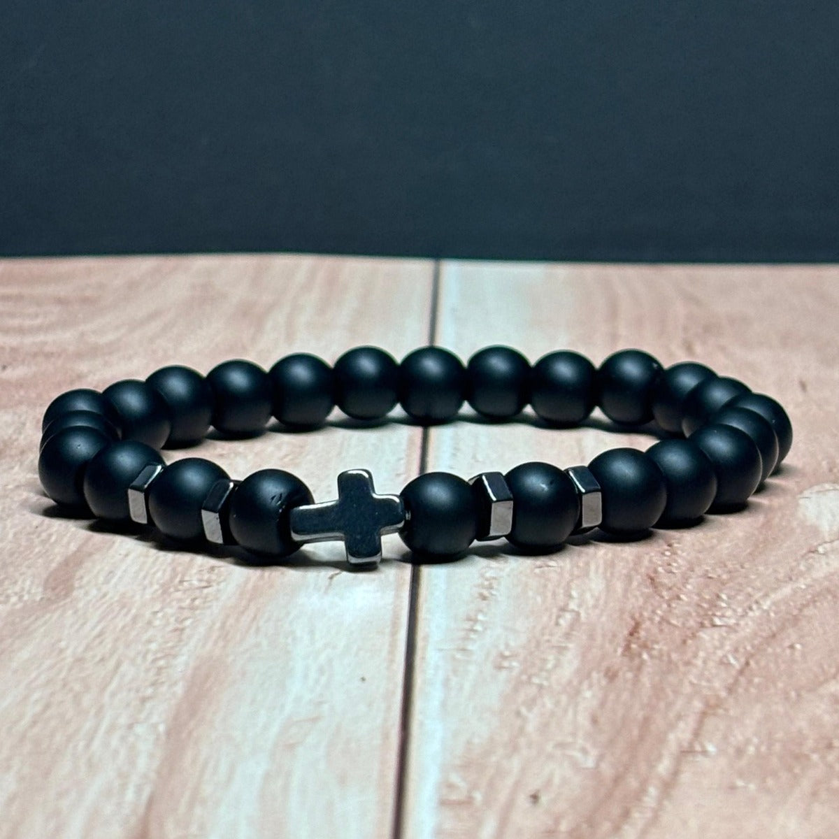 Pulsera Ónix Mate Y Hematita Cruz Negra 8 Mm Hombre