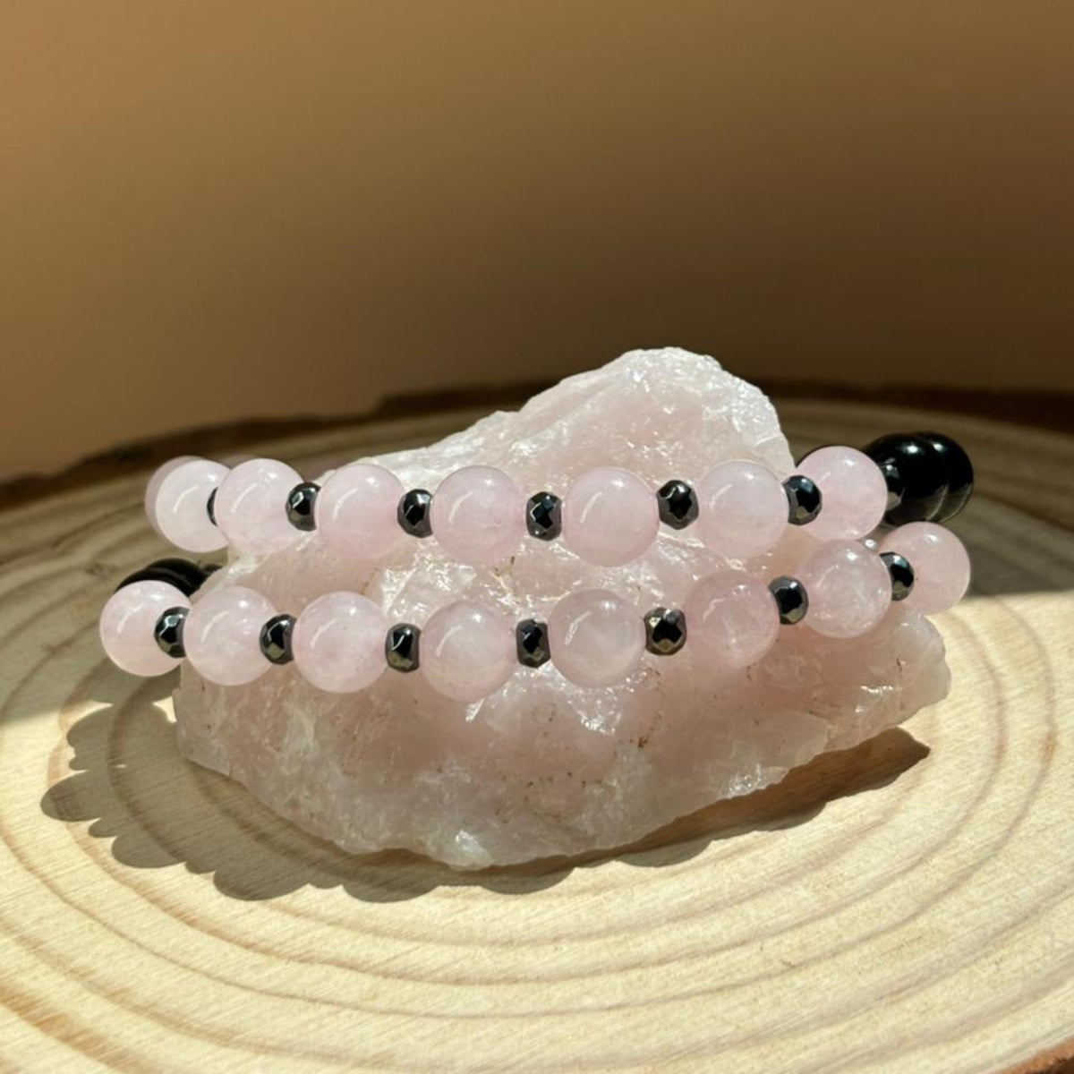 Pulsera de Cuarzo Rosa, Ónix y Hematita Natural para Amor y Protección