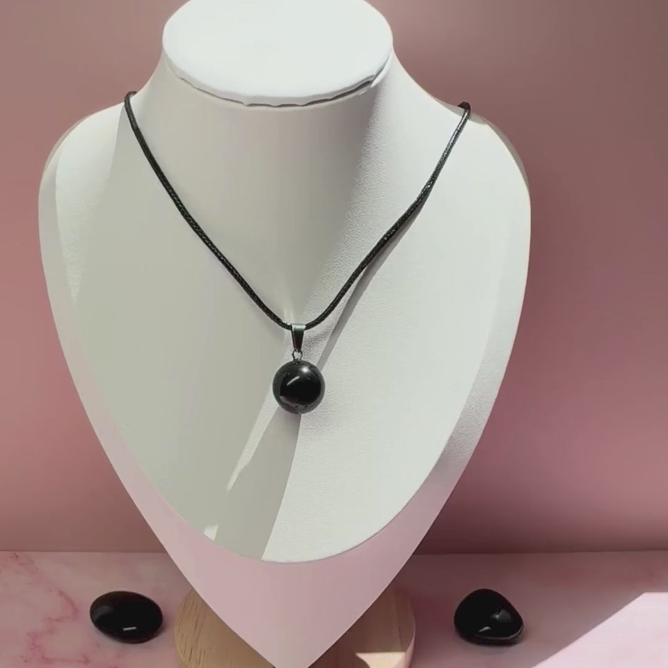 Collar de Ónix Cuero PU – Protección y Fuerza