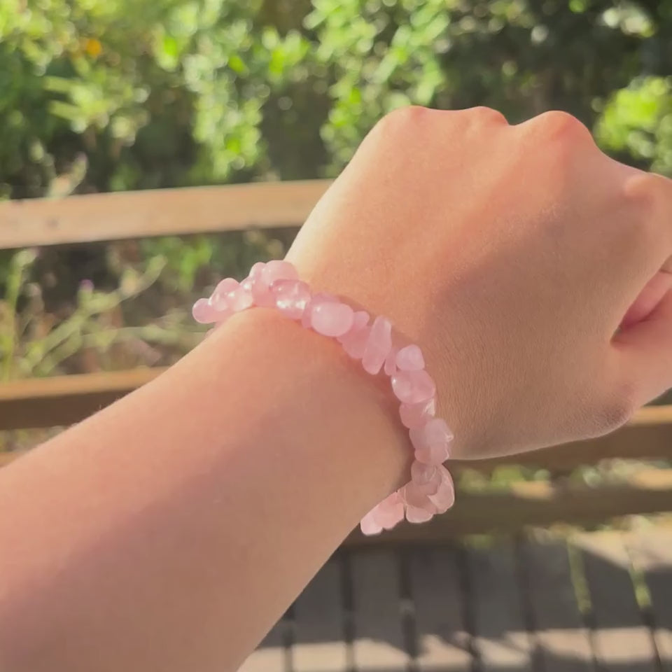 Pulsera de Cuarzo Rosa Chips – Amor y Sanación